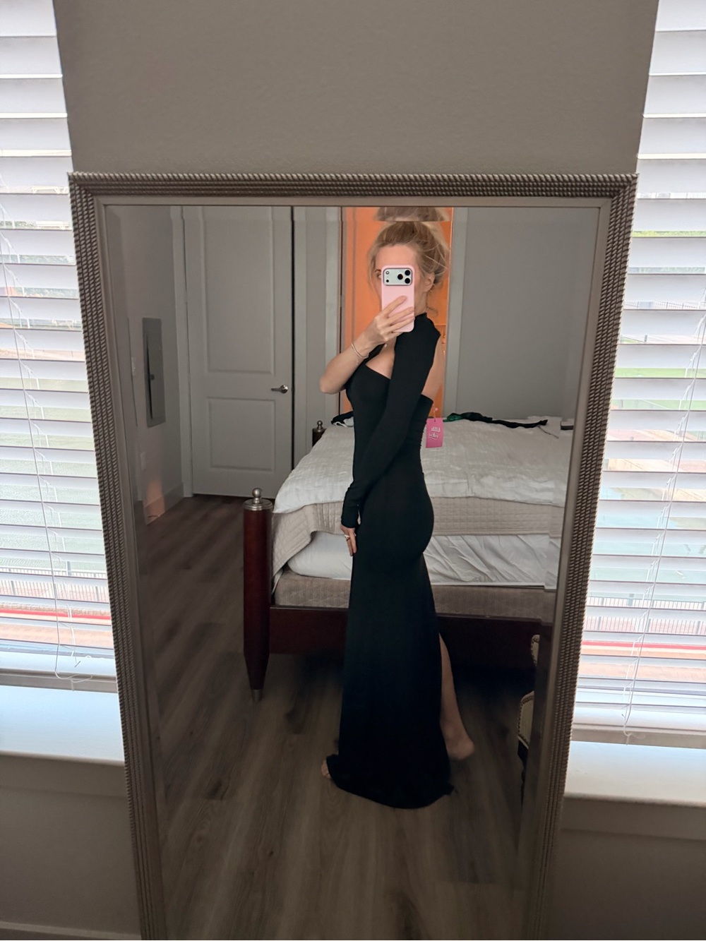 Elegant One-Shoulder Black Maxi Dress with Thigh Slit - Picture 6 of 8